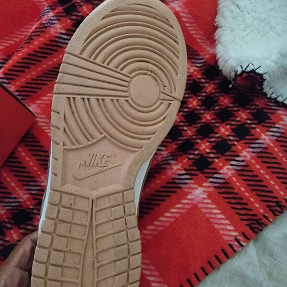 Sneaker - Picture 4 of 7